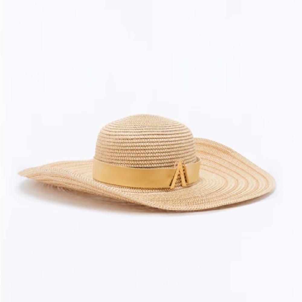 Stylish Wide-Brim Straw Sun Hat - Beige